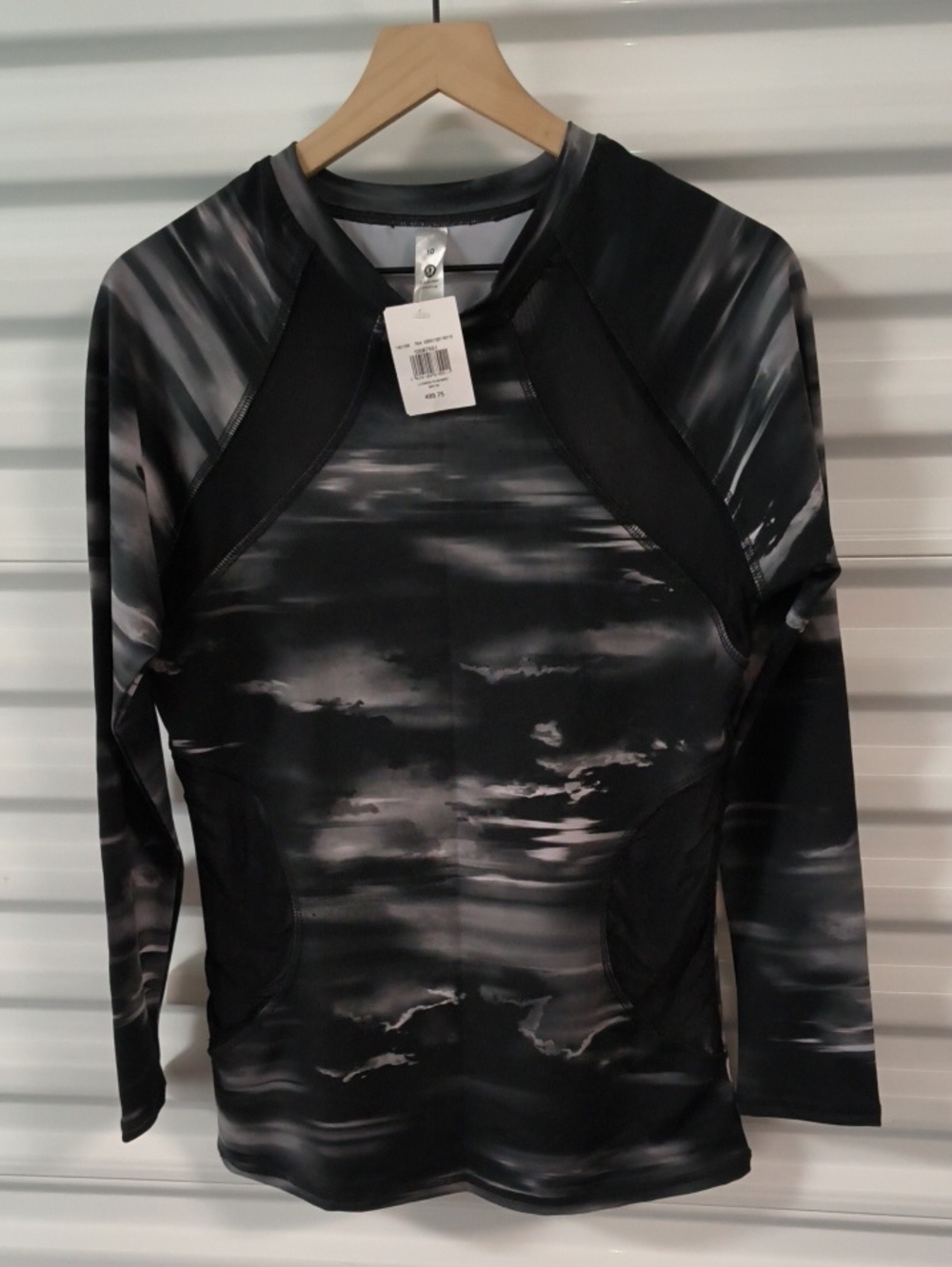 Lululemon Athletica Suns Out Rash Guard Crewneck Long Sleeve Top Sz 10 Black NWT